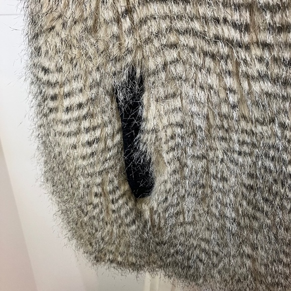 Vintage Faux fur animal print vest tunic length /crochet back black panel L-XL - Picture 3 of 4